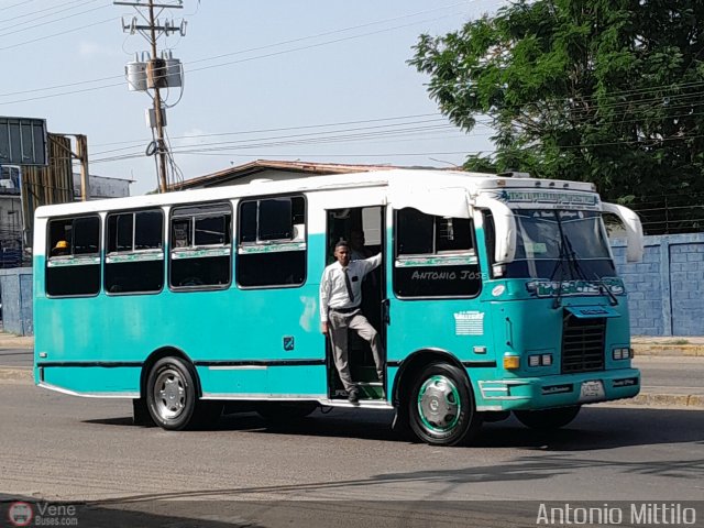 A.C. R�mulo Gallegos 60 por Antonio Mittilo