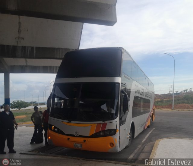 Cruceros Oriente Sur 112 por Gabriel Estevez