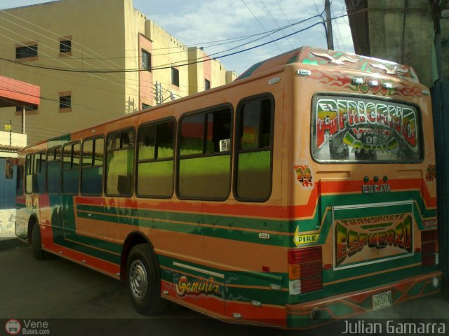 Transporte El Esfuerzo 14 por Julian Gamarra
