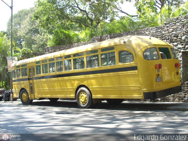Universitarios y Escolares CDL-02 por Edgardo González