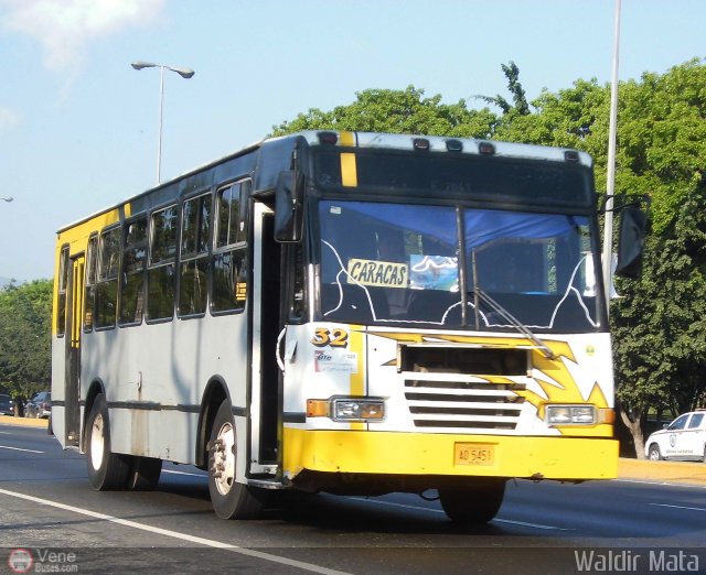 Coop. de Transp. Comunidad de Santa Lucía 32 por Waldir Mata