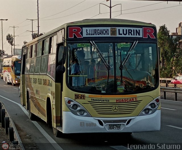 Transportes Huscar S.A. 798 por Leonardo Saturno