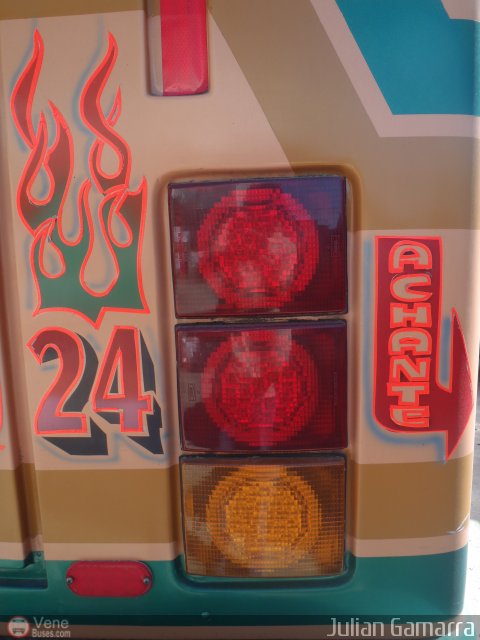 Cooperativa Canaima 24 por Julian Gamarra