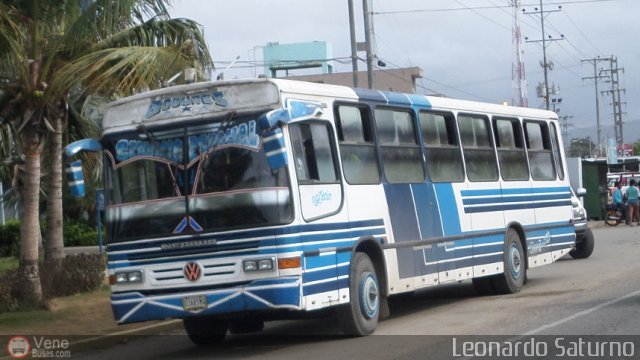 Particular o Desconocido 03 por Leonardo Saturno