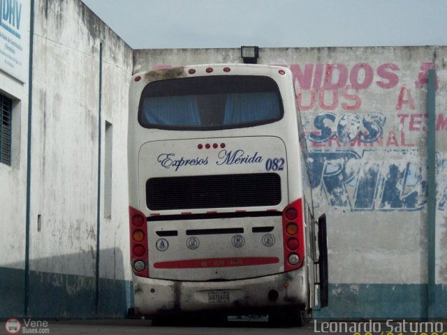 Expresos M�rida 0082 por Leonardo Saturno