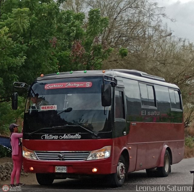 Expresos J�uregui 148 por Leonardo Saturno