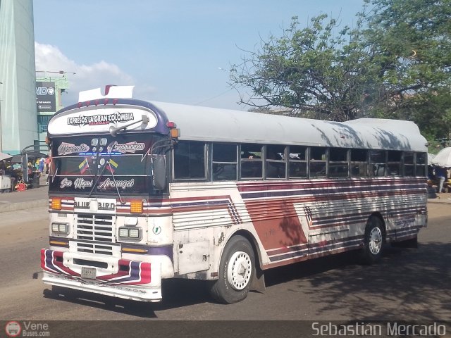 Expresos La Gran Colombia 01 por Sebasti�n Mercado