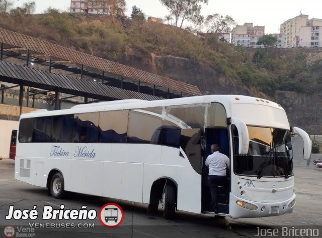 A.C. Mixta de Transporte Tchira Mrida R.L. 0818 por Jos Briceo