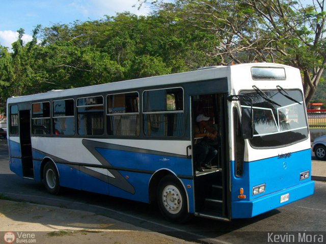 Particular o Desconocido 00080 por Kevin Mora