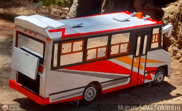 Maquetas y Miniaturas Inbus por Mois�s Silva Colombo