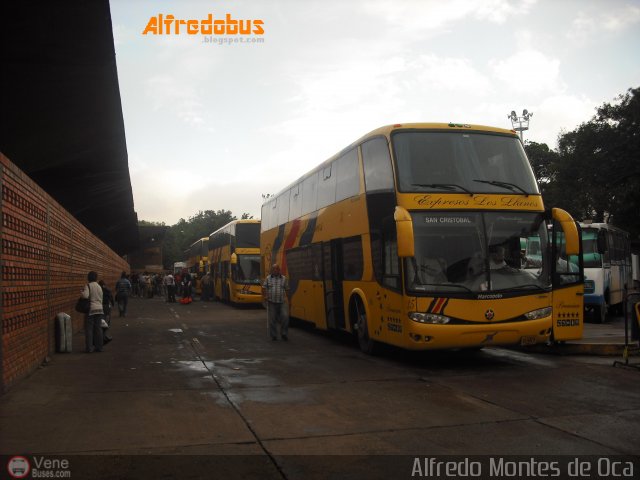 Garajes Paradas y Terminales San Crist�bal por Alfredo Montes de Oca