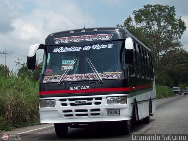 Colectivos El Vig�a 25 por Leonardo Saturno