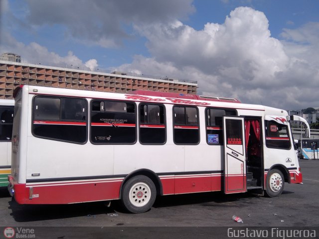 Coop. de Transp. Comunidad de Santa Lucía 32 por Gustavo Figueroa