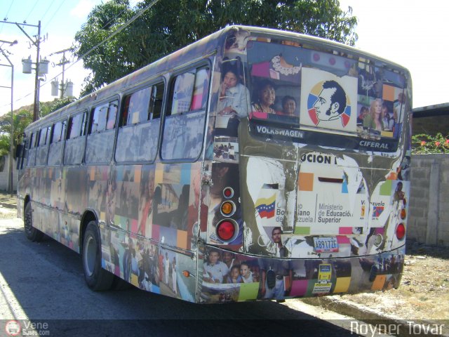 Uso Oficial 00 por Royner Tovar