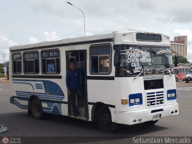 ZU - Colectivo Pomona 33 por Sebasti�n Mercado