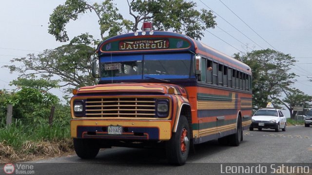 Expresos J�uregui 061 por Leonardo Saturno