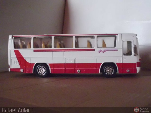 Maquetas y Miniaturas AEROBUSES VZLA por Rafael Aular
