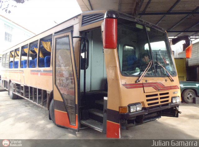 En Chiveras Abandonados Recuperación 18 por Julian Gamarra