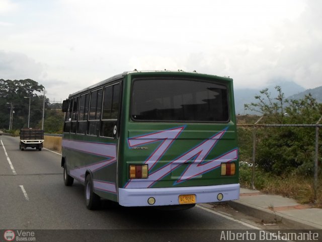 Particular o Desconocido 21 por Alberto Bustamante