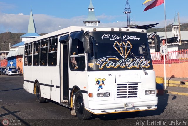 L�nea 1ero de Octubre 031 por Aly Baranauskas