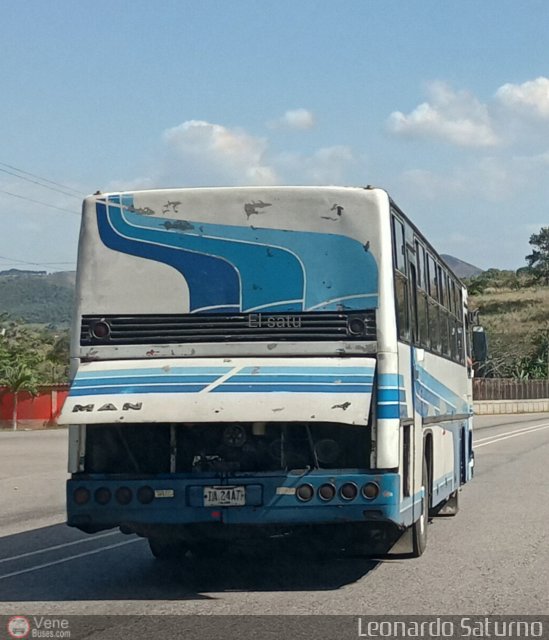 Particular o Desconocido 24 por Leonardo Saturno