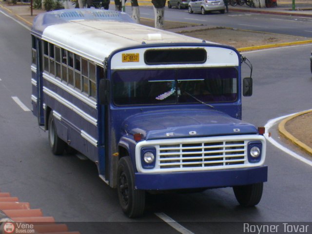 Particular o Desconocido 99 por Royner Tovar