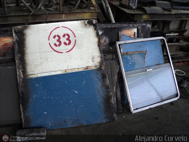 En Chiveras Abandonados Recuperaci�n 33 por Alejandro Curvelo