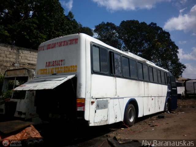 En Chiveras Abandonados Recuperaci�n 321 por Aly Baranauskas