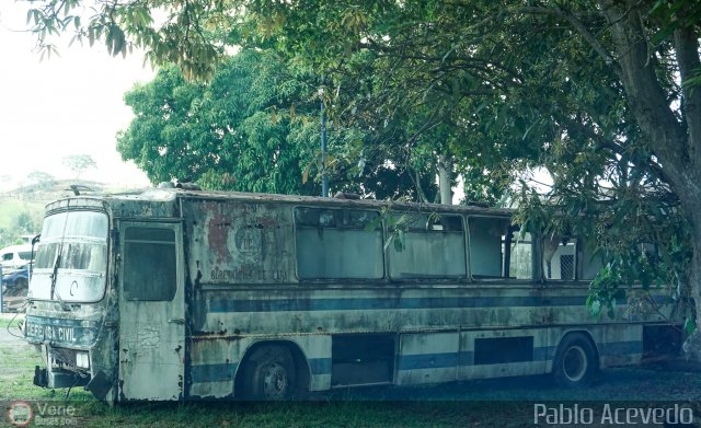 En Chiveras Abandonados Recuperaci�n  por Pablo Acevedo