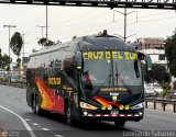 Transportes Cruz del Sur S.A.C. (Per) BJ-64, por Leonardo Saturno