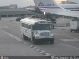 Particular Serv.Aeropuerto de Miami Thomas Built Buses Saf-T-Liner EF International 3000FE