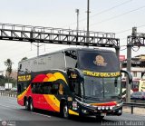 Transportes Cruz del Sur S.A.C. (Per) 8268, por Leonardo Saturno